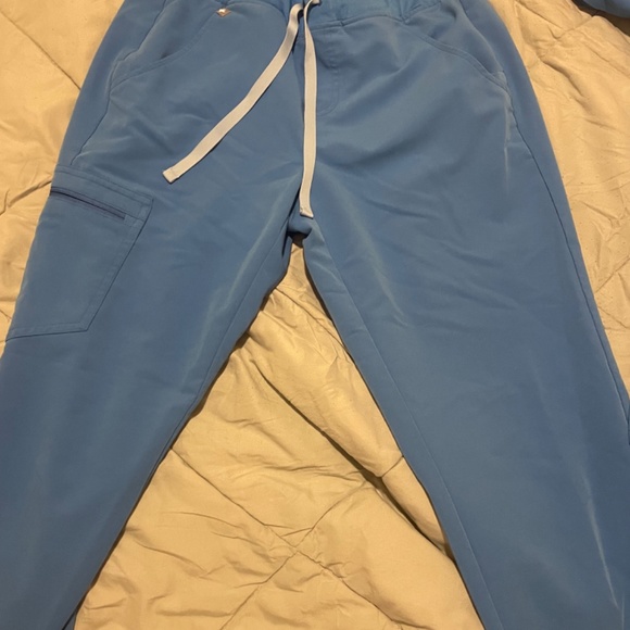 Figs jogger set size small - Picture 2 of 2